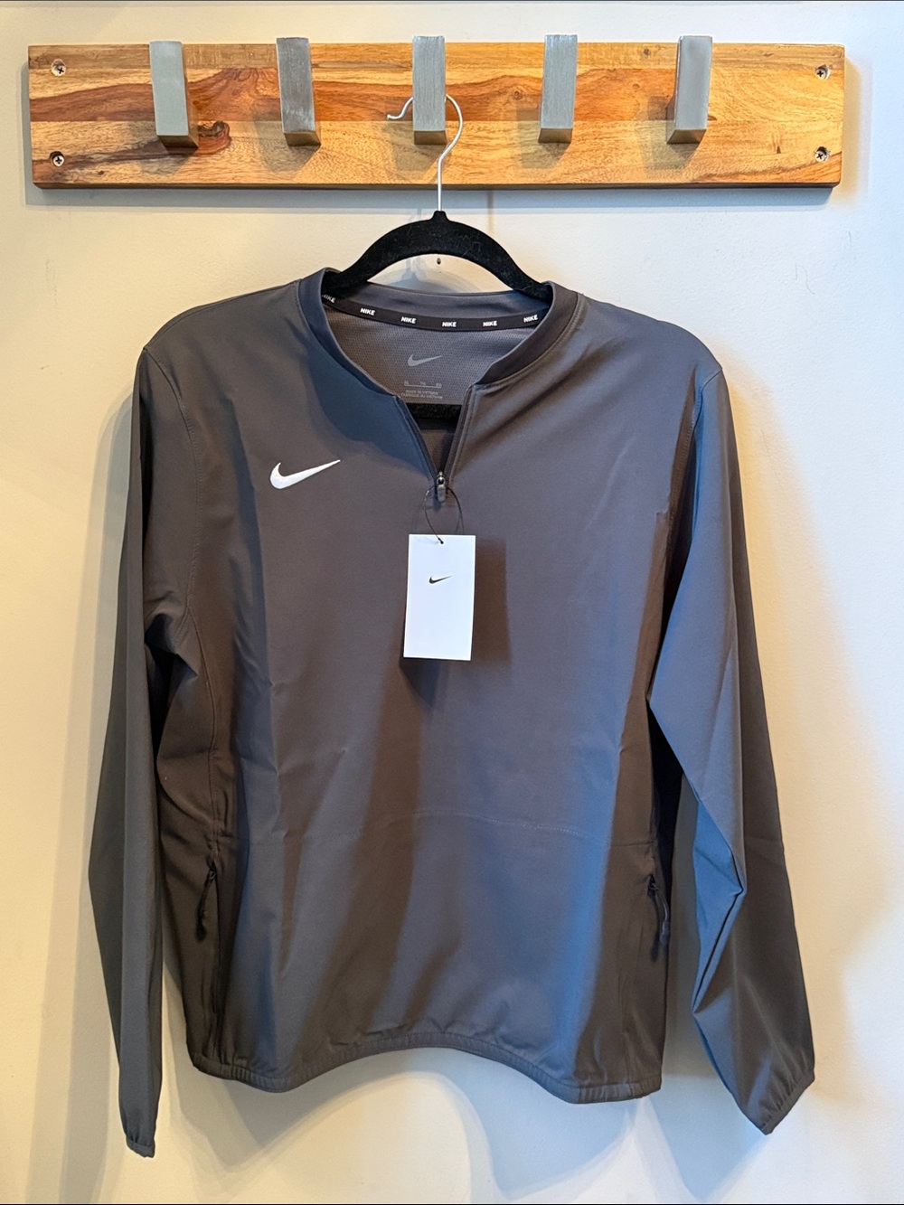 Nike - Youth Gray Long-Sleeve Windshirt Pullover with Zipper Pocket